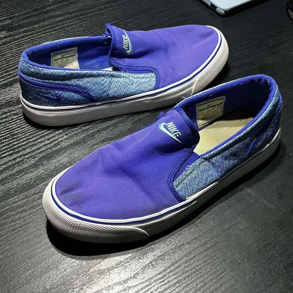Nike‎ Blue Toki Women's Slip On Size 10 (724770-443)
